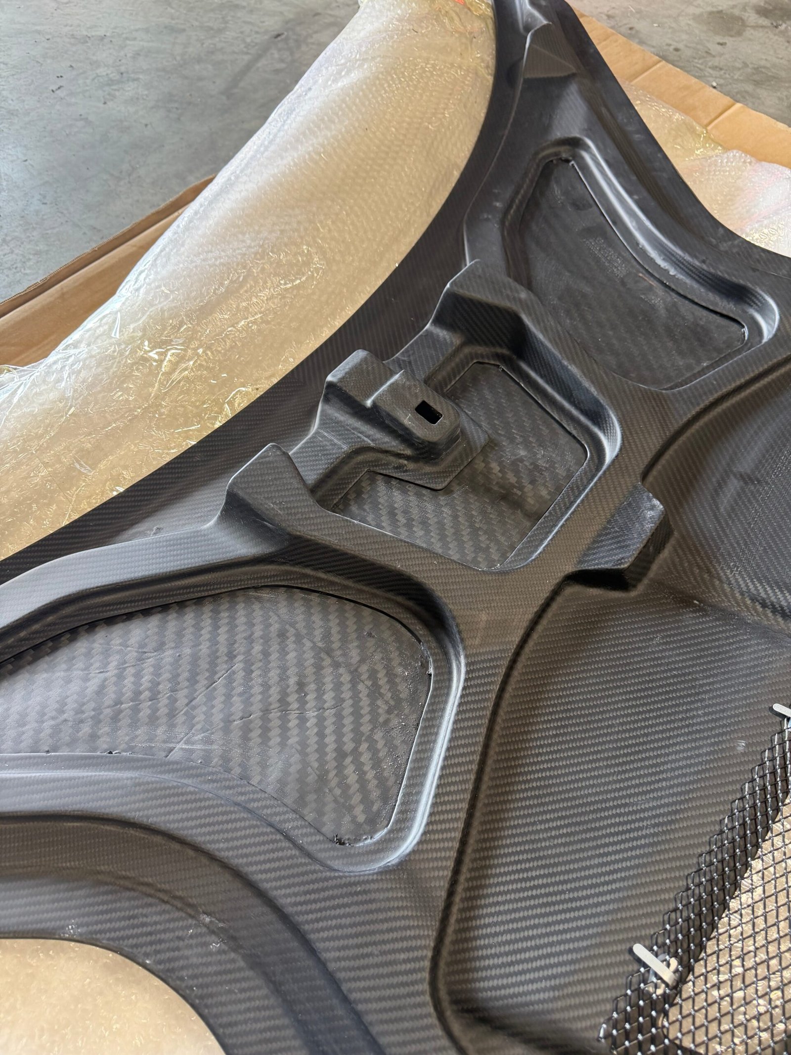 Carbon Fiber V Style Hood Bonnet - Lotus Emira - 图片 11
