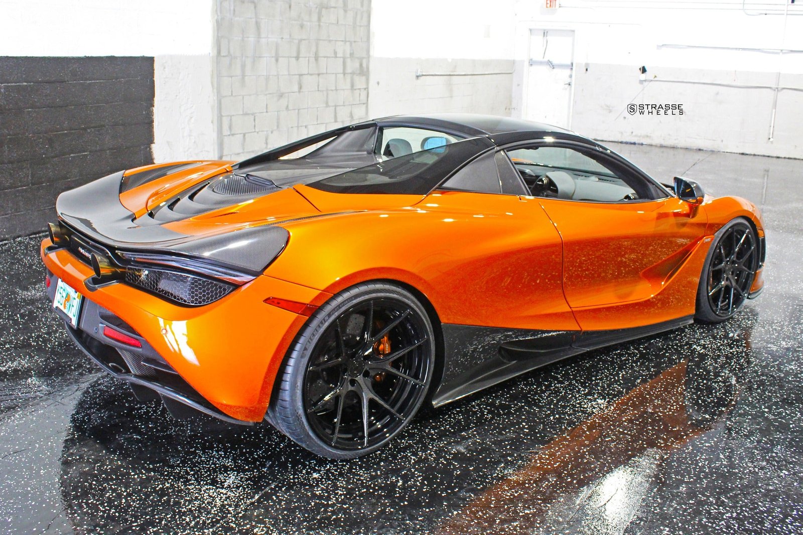 Dry Carbon Fiber Engine Cover - Mclaren 720s Spider
