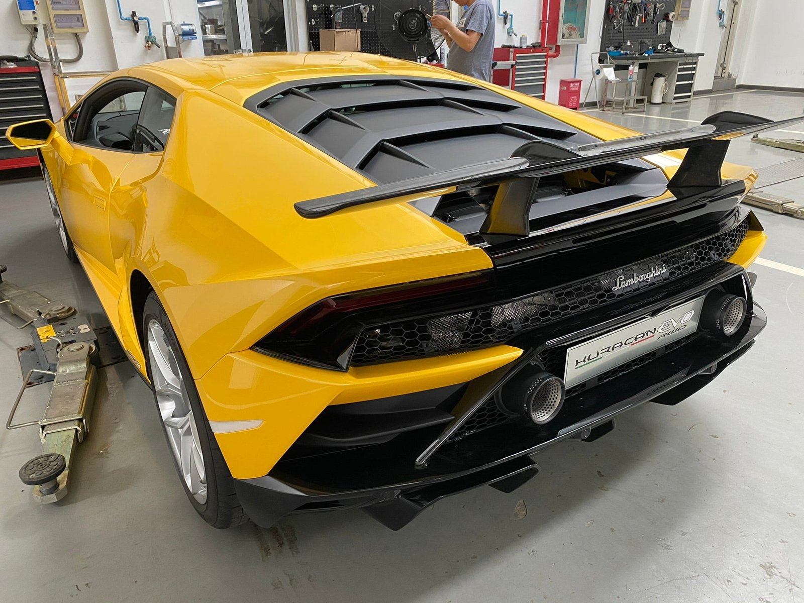 Carbon Fiber Perf Style Rear Wing - Lamborghini Huracan