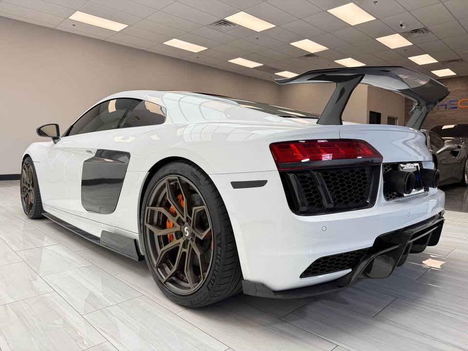 Carbon Fiber GT4 LMS Style Side Vent Blades - AUDI R8 (4S Gen 2) - product detail 3