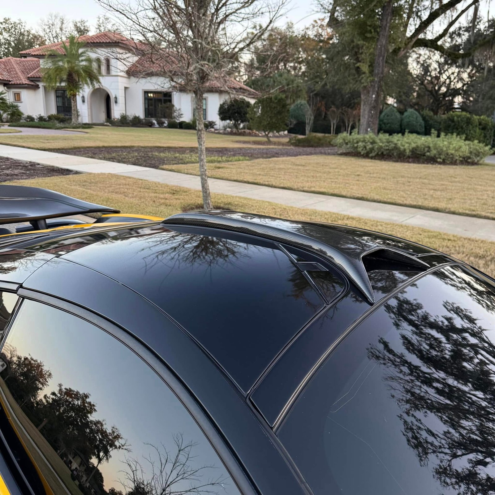 Novi Style Dry Carbon Fiber Air Intake Roof Scoop Vents - McLaren 720s Coupe