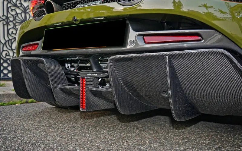 Carbon Fiber Rear Diffuser w/ LED - Mclaren 720s 2017-2022