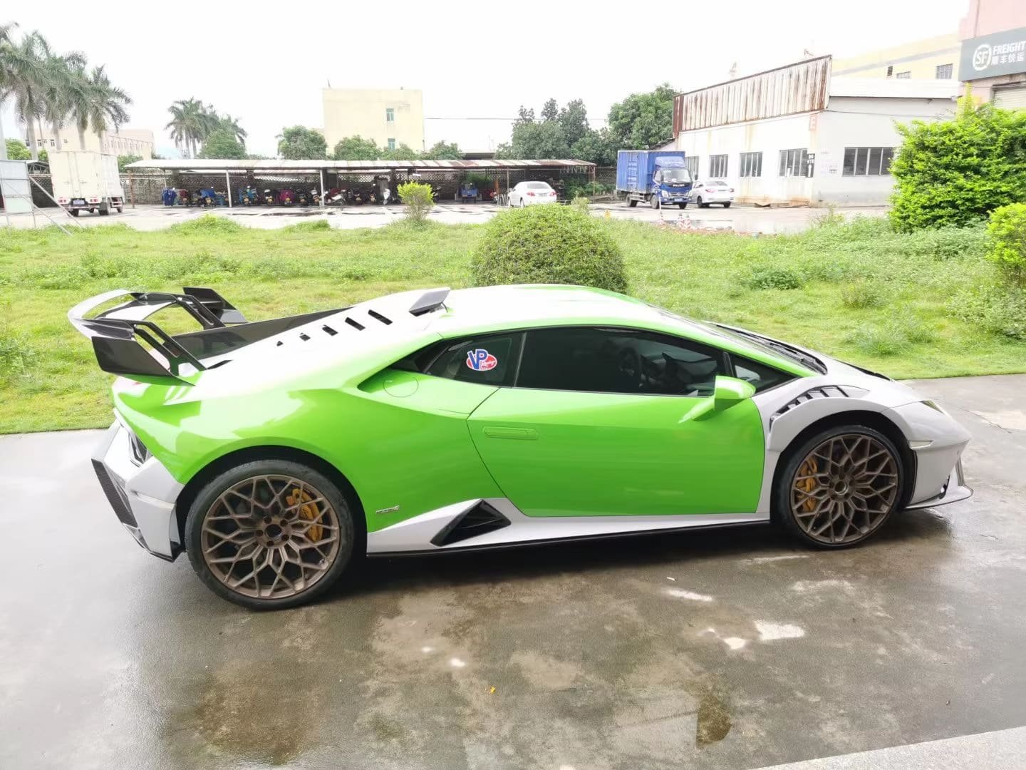 Half Carbon Fiber STO Style Rear Engine Hood Cover - Lamborghini Huracan LP580/LP610/EVO
