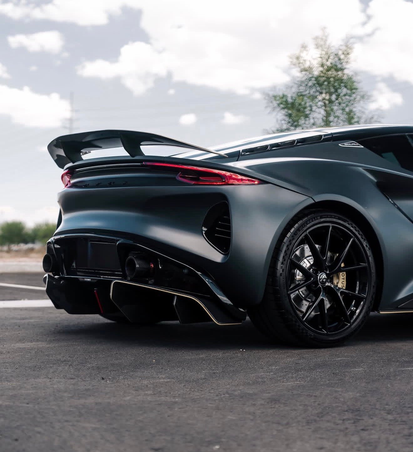 Carbon Fiber V Style Rear Diffuser w/LED - Lotus Emira