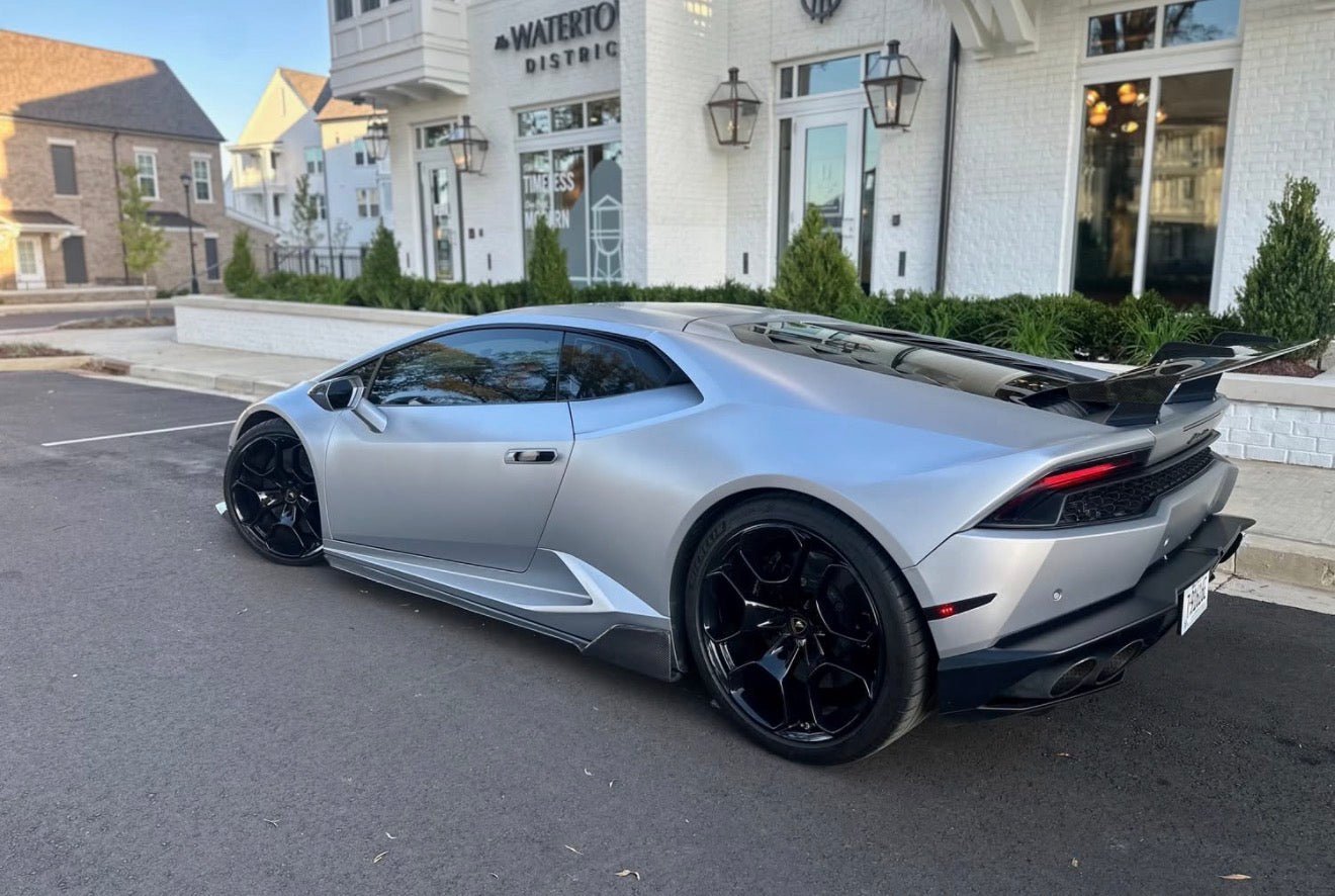 V style Carbon Fiber Side Skirts - Lamborghini Huracan / Tecnica