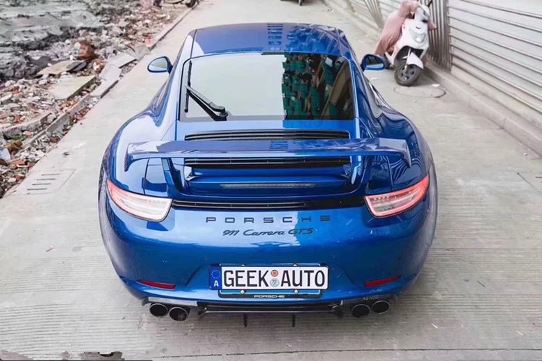 V style Carbon Fiber Diffuser - Porsche 911