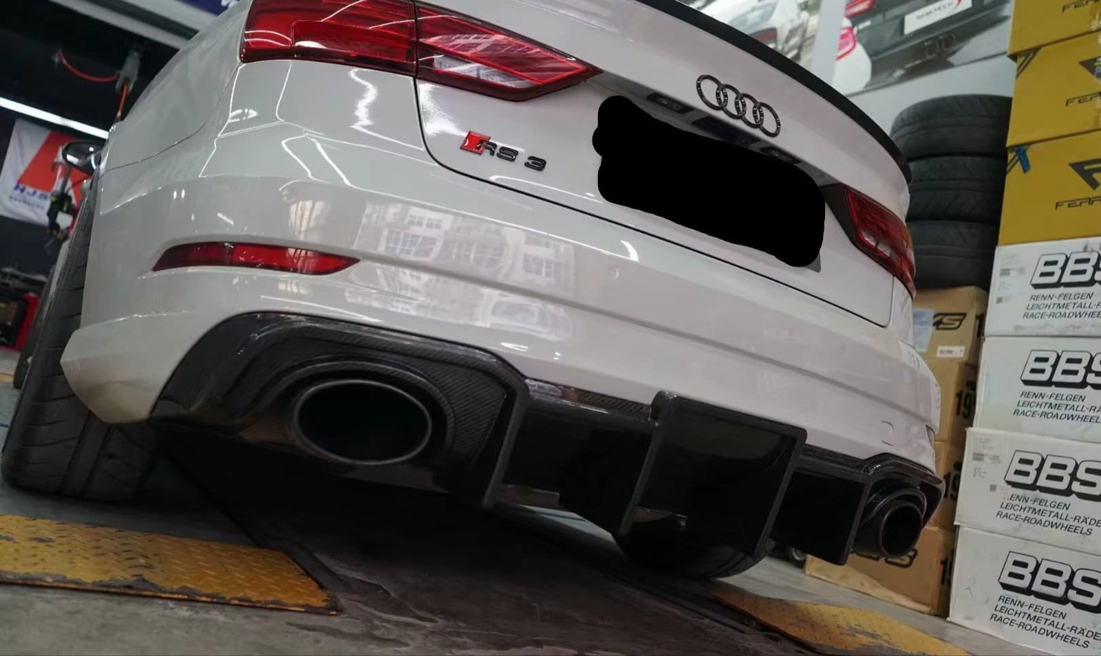 Carbon Fiber Rear Diffuser V2 - AUDI RS3 Sedan 2017-2019 - 图片 3