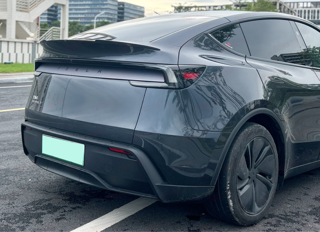 Carbon Fiber V Style Rear Trunk Spoiler V1 - 2025+ Juniper Model Y