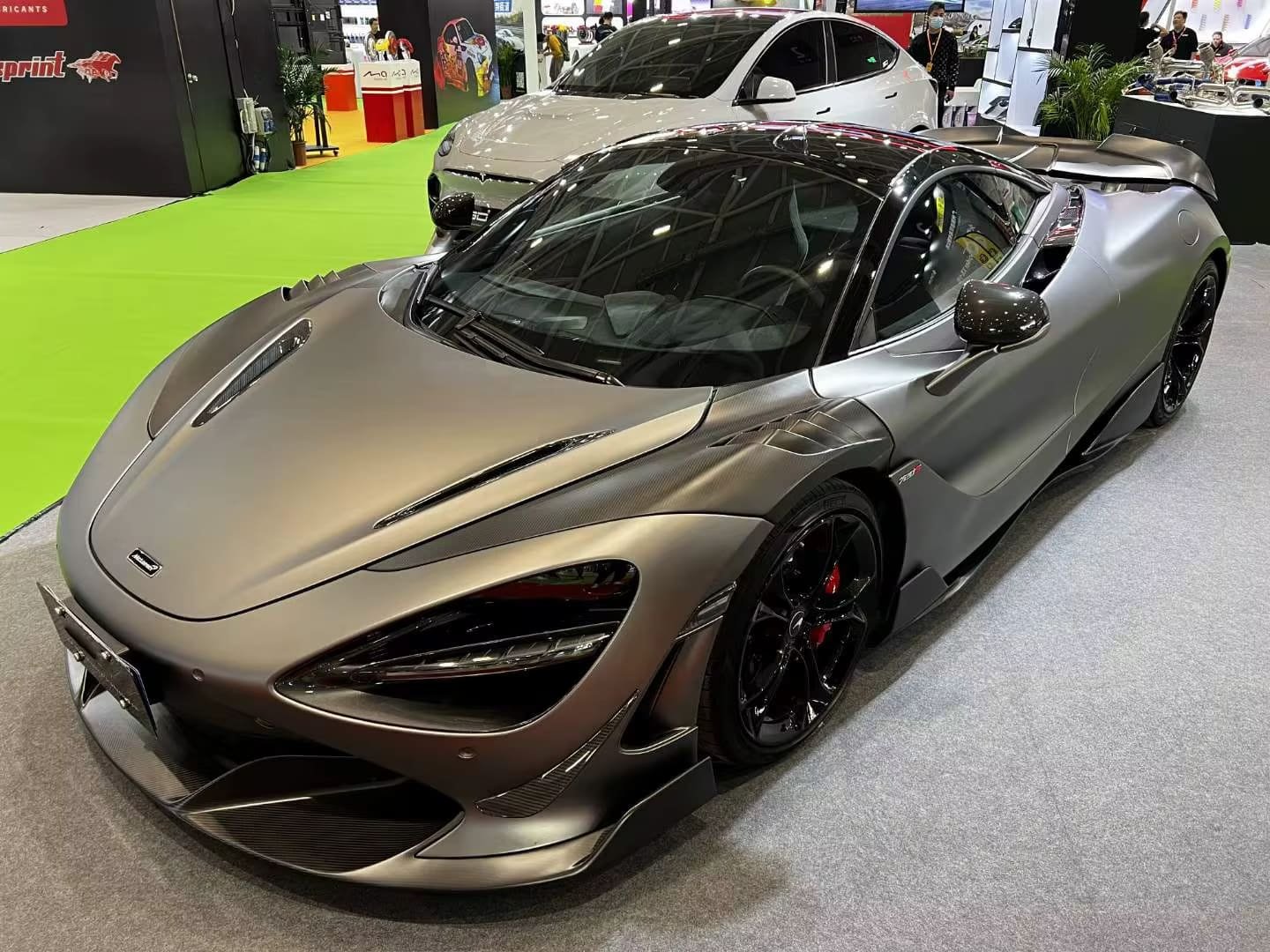 Dry Prepreg Carbon Fiber Front Lip V2 - Mclaren 720s
