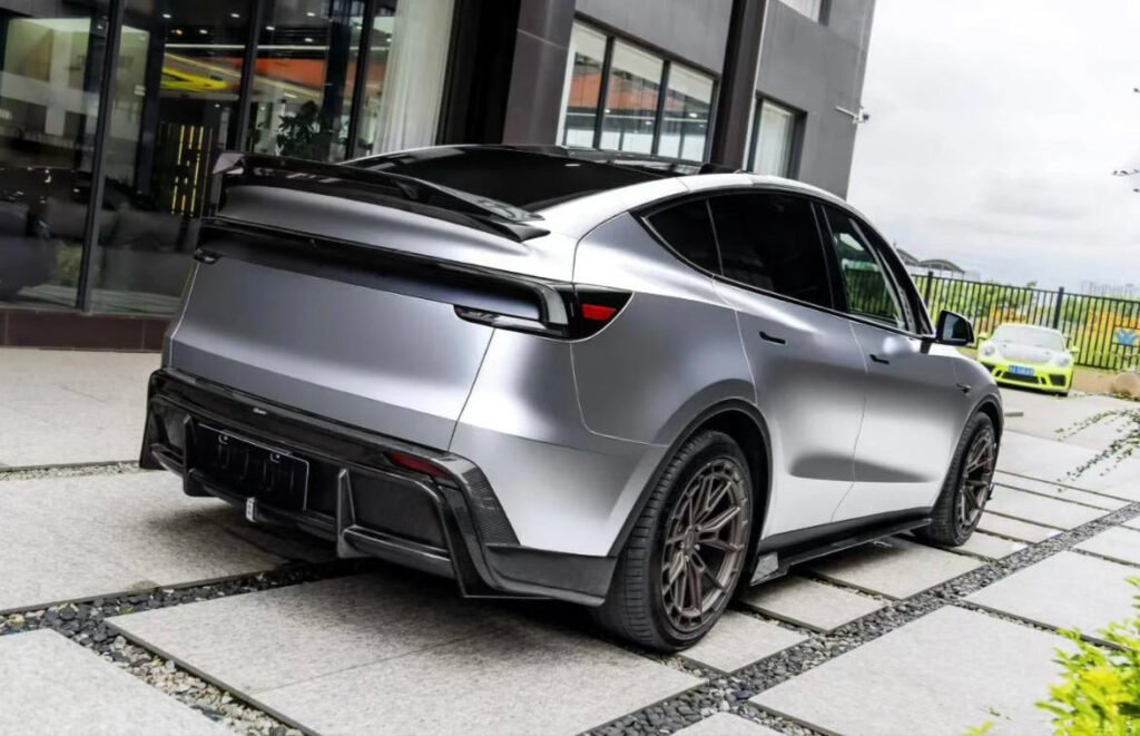 Dry Carbon Fiber C Style Rear Diffuser - Tesla Model Y Juniper 2025+
