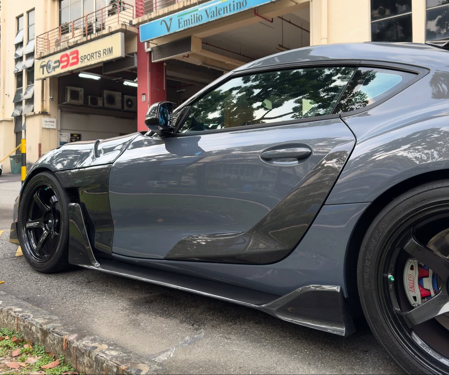 Prepreg Carbon Fiber AD V2 Side Skirts – For Toyota Supra A90/A91 Mk5 (2020+)