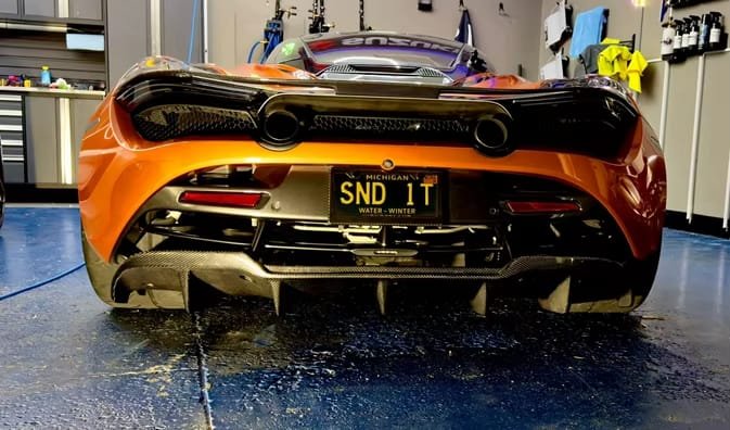 Carbon Fiber Rear Diffuser AP V2 - Mclaren 720 720S