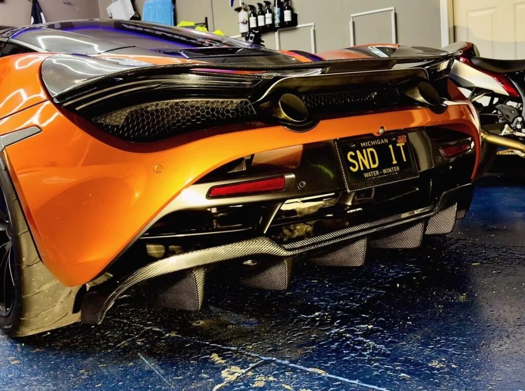 Carbon Fiber Rear Diffuser AP V2 - Mclaren 720 720S