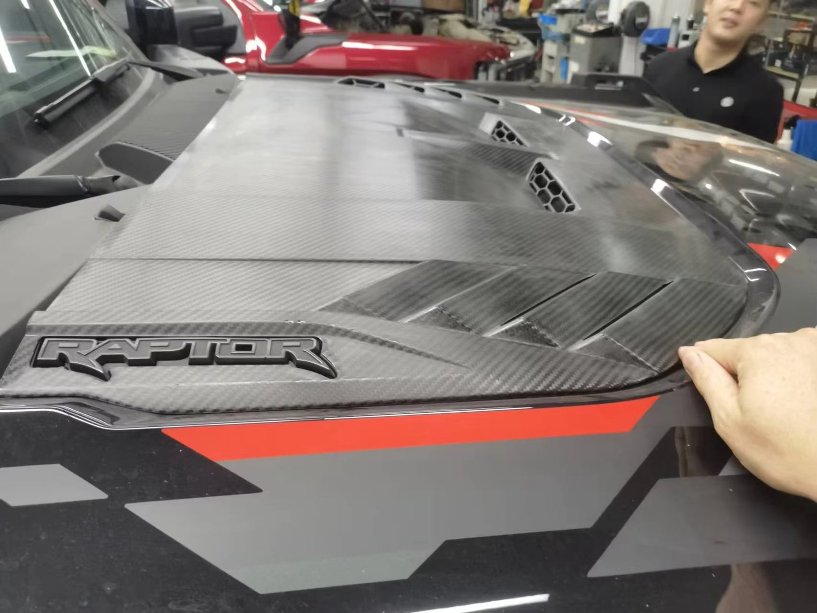 Carbon Fiber Car Front Engine Hood Engine Bonnet Cover Trim - Ford Bronco Raptor 2021 - 2024 - Image 9
