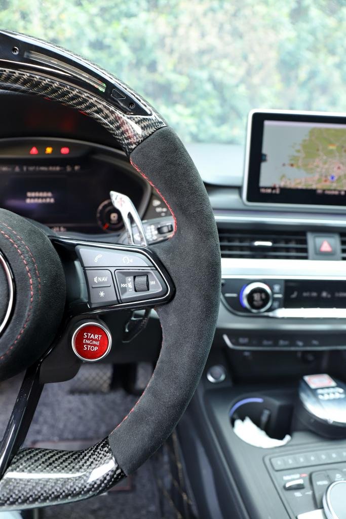 Alcantara Carbon Fiber Steering Wheel w/ Red Ascents - Audi R8 - 图片 4