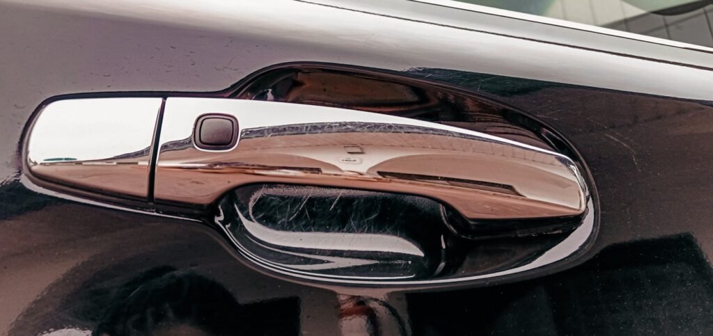 Reference photograph of Car Handle