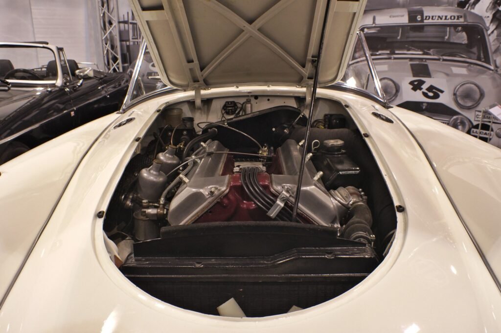 Reference photograph of Engine Bay (40477387974)